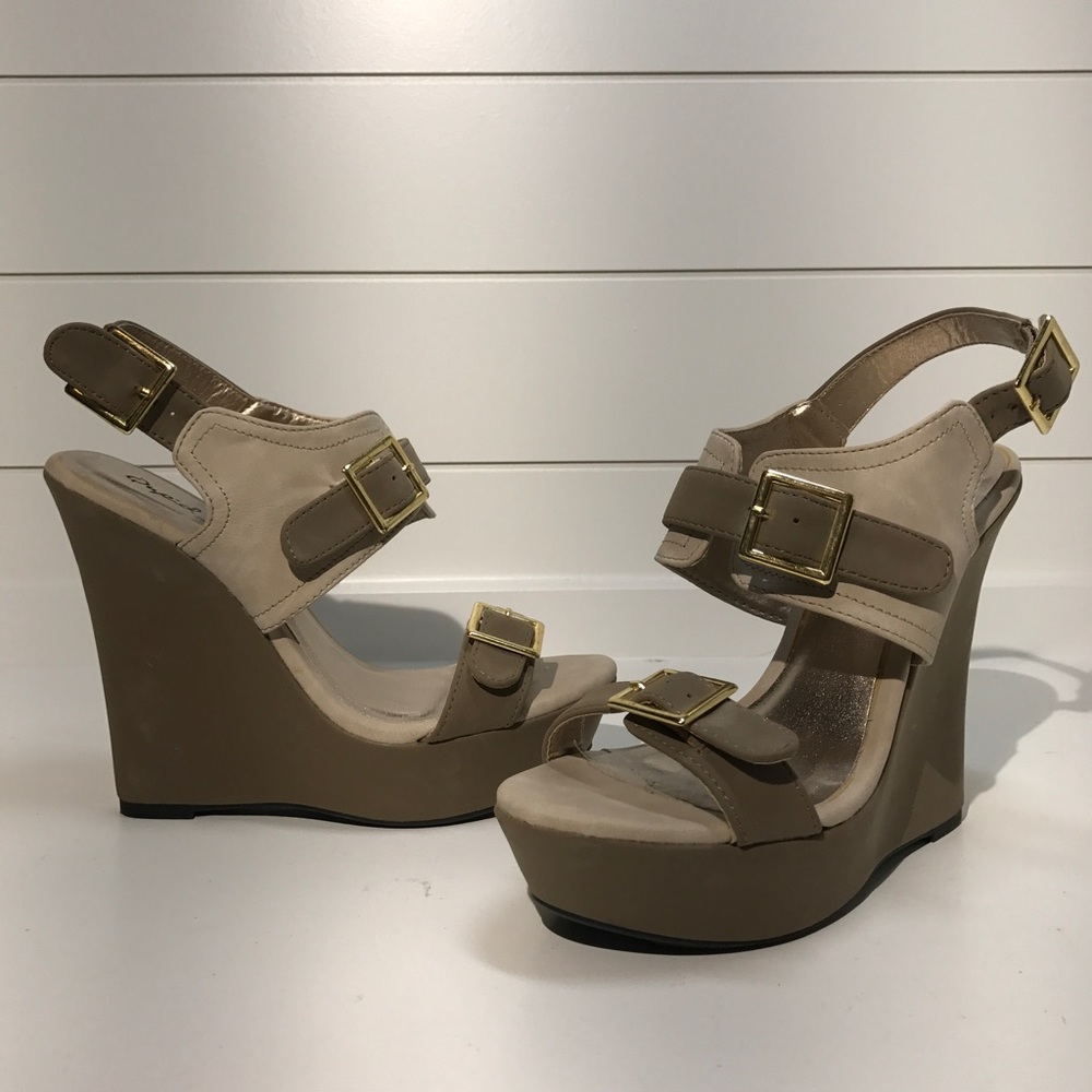 Never worn tan wedges